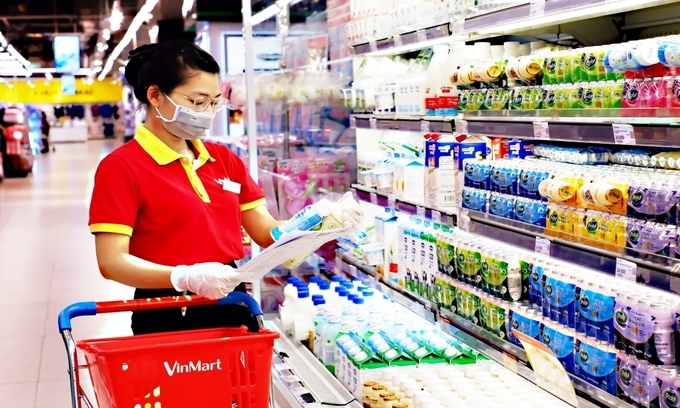 retailers foreigners may get covid vaccination priority one vendor latest patient in hanoi