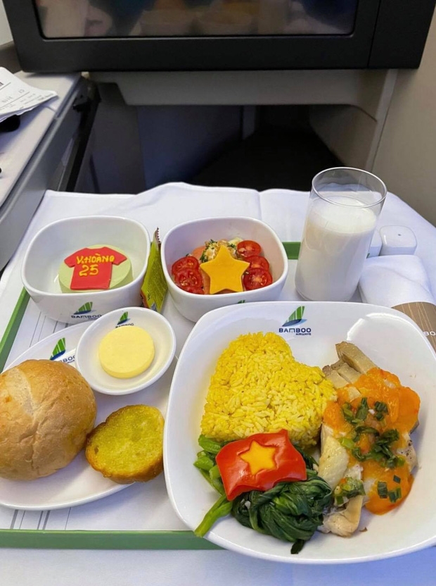 Vietnamese football stars grateful for special in-flight meals