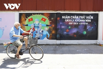 Meaningful Covid-themed graffiti paintings inspire passersby