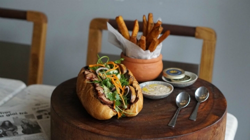 special us 100 banh mi in ho chi minh city