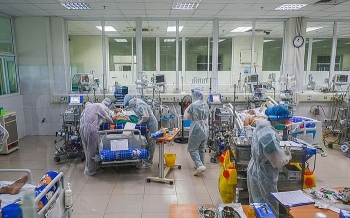 A Look Into the Department Treating Critical Covid-19 Patients