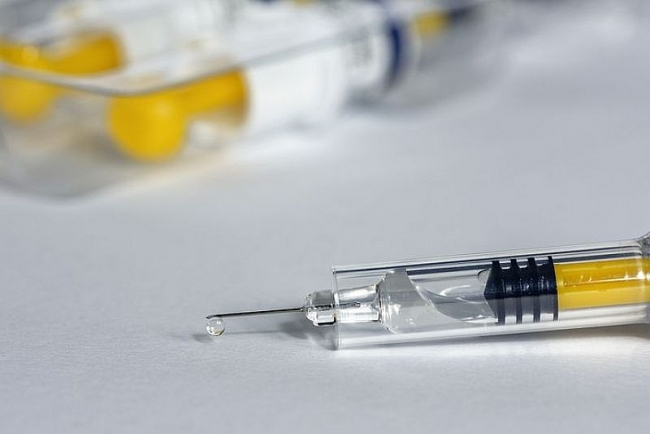 Russia unveils COVID-19 vaccine before completing trials