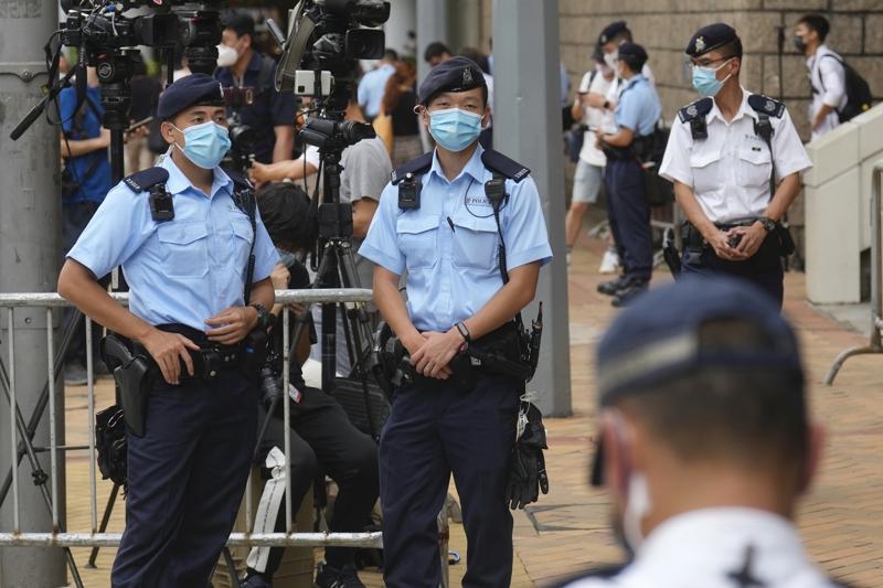 china slams us over haven offer to hong kong residents
