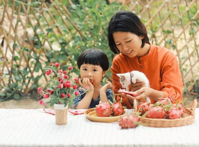 Young woman quit office-based work to follow dream by selling crafted fish