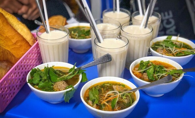 hot soy milk in da lat a must try delicacy