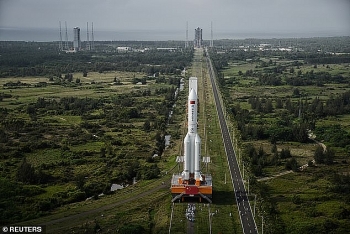 world breaking news today october 3 china plans to build a new rocket send astronauts the moon