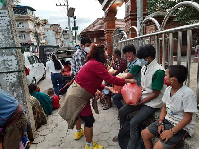 vietnameses good deeds to nepals covid 19 stricken communities