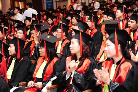 Vietnam faces increasing brain drain phenomenon Unreasonable policies and remuneration are among the reasons why many oversea intellectuals won't return their home country after studying (photo: tbsvn)
