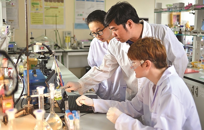 Vietnam faces increasing brain drain phenomenon 1713 2