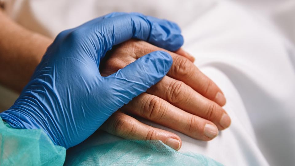 world breaking news today october 14 dutch researchers report first death from covid 19 reinfection