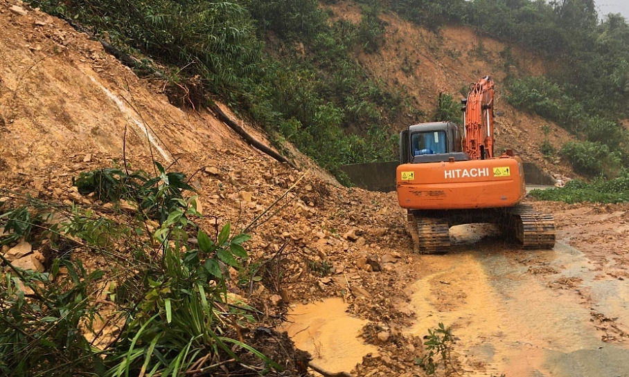bodies of 13 rescue team members buried in landslide rubble retrieved