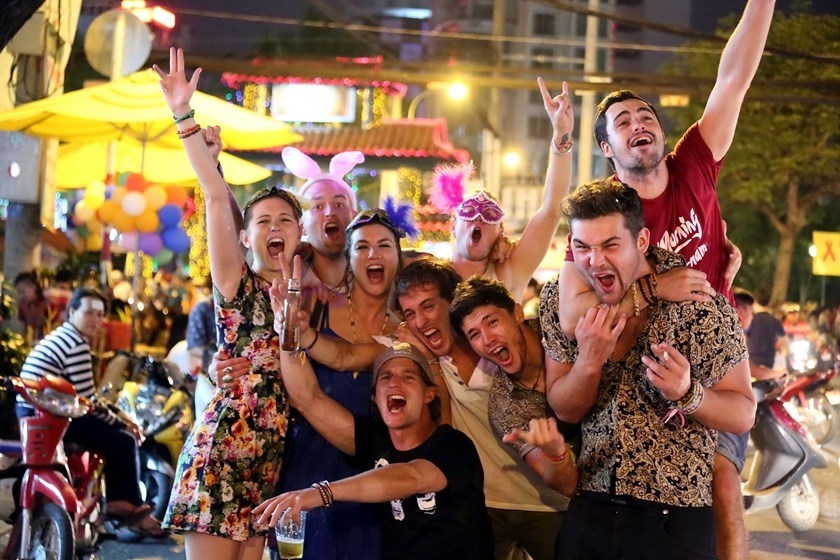 travel magazine names vietnam among top 10 destinations for expats