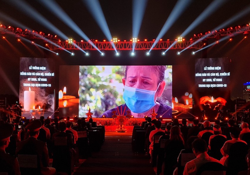 photo vietnam mourns 23000 plus covid victims in memorial ceremony