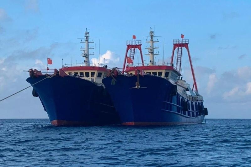 China Urged to withdraw ships from Reef In Bien Dong Sea (South China Sea)