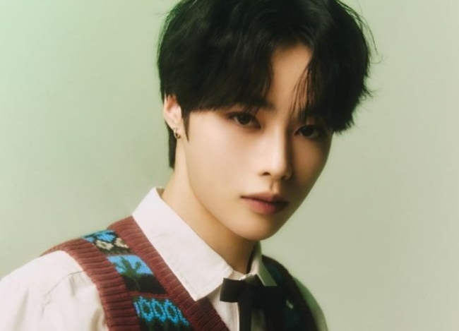 Vietnamese Singer Debuts in K-pop Boy Band