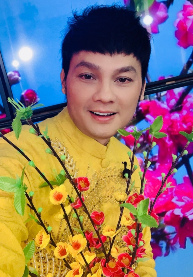 Overseas Artists Recall Tet in Vietnam