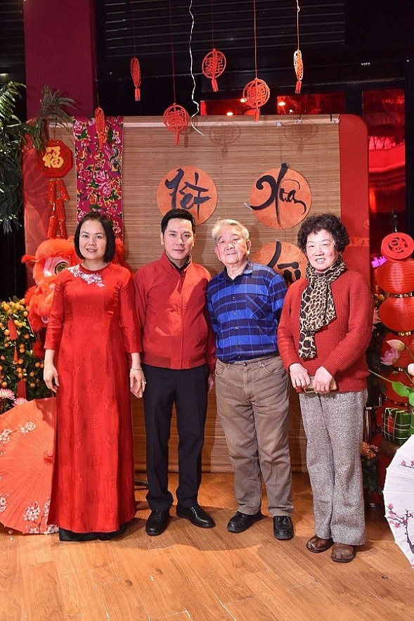 Vietnamese in China Cook Banh Chung to Welcome Year of Tiger