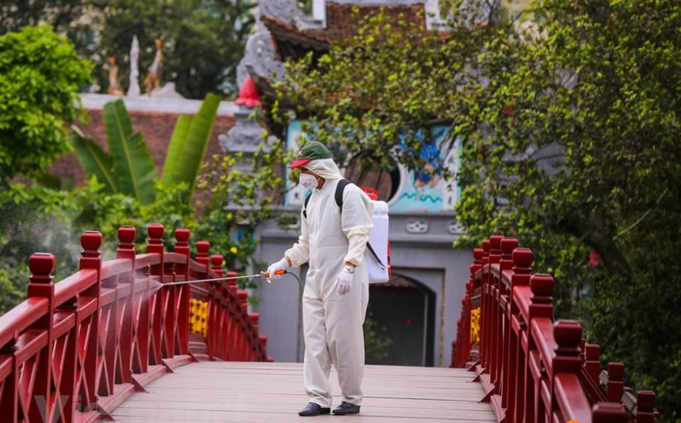 vietnam needs to open borders for tourism recovery experts