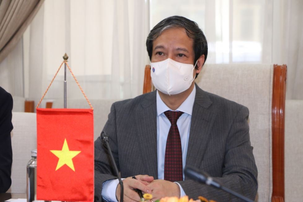 vietnamese minister meets japan advisor to discuss educational cooperation