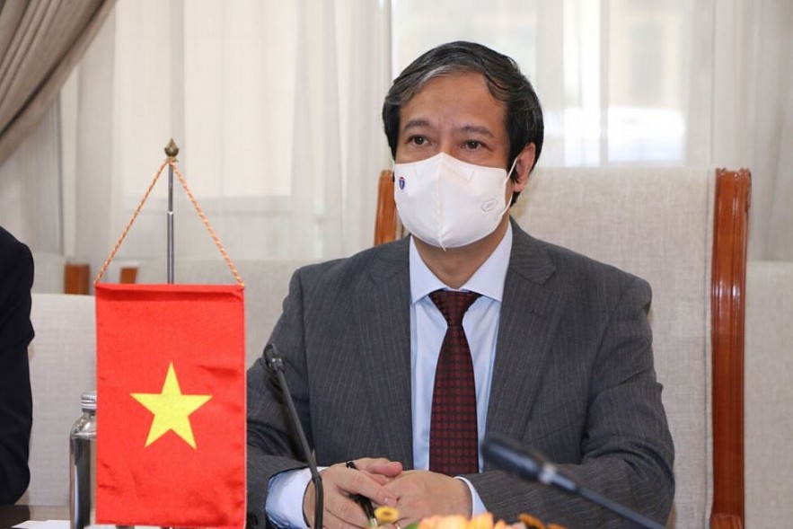 Vietnamese Minister Meets Japan Advisor to Discuss Educational Cooperation