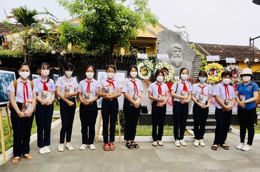 Hoi An Commemorates 25th Death Anniversary of Polish Architect Kazik