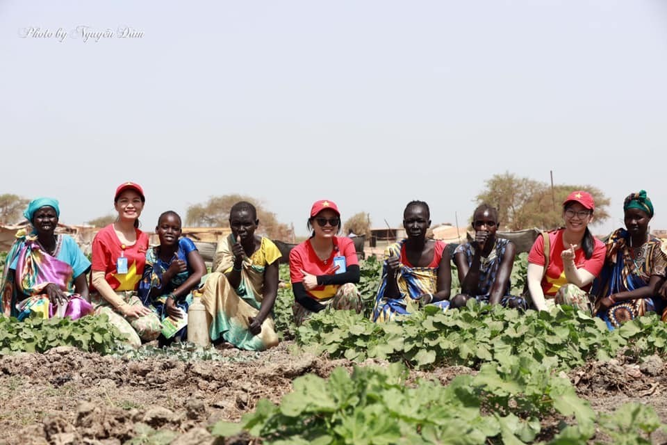 Vietnamese Field Hospitals Teach Farming in South Sudan