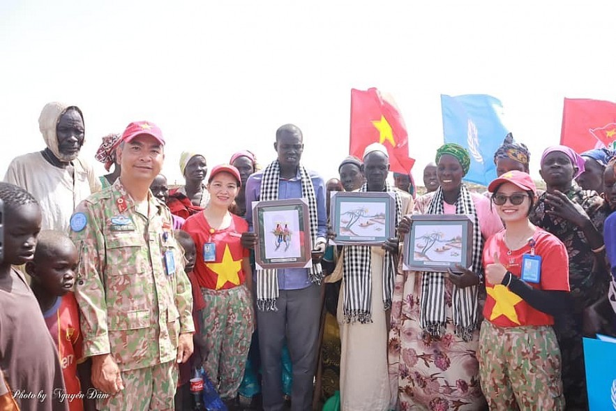 Vietnamese Field Hospitals Teach Farming in South Sudan