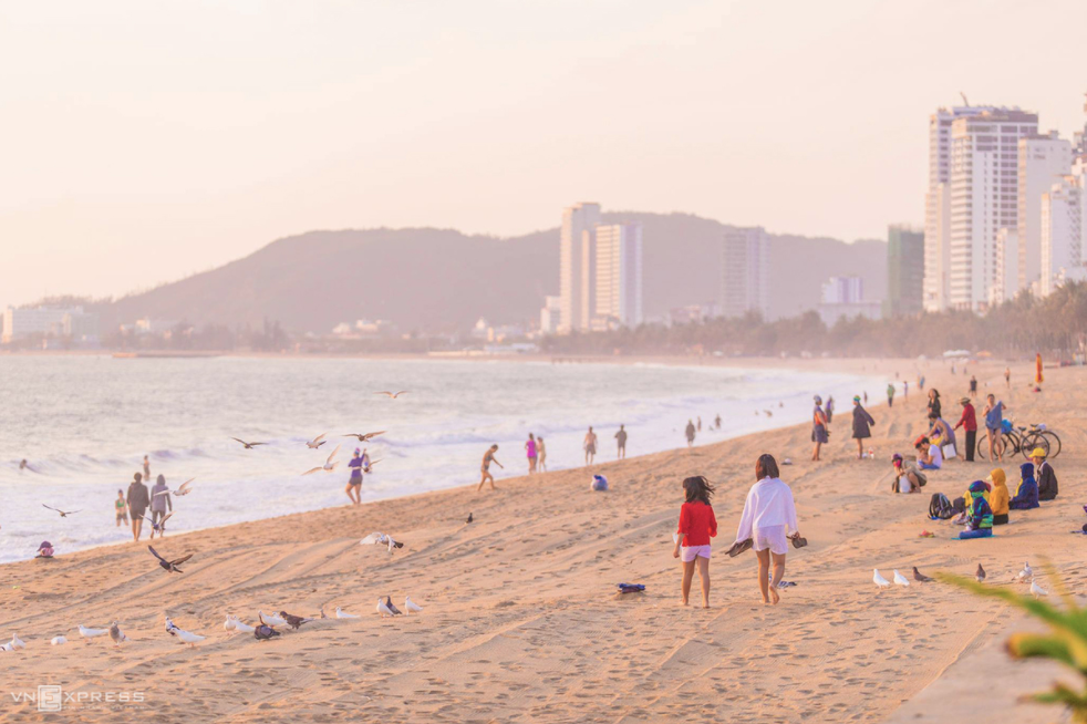 Sunrise on Nha Trang beach Sunrise on Nha Trang beach