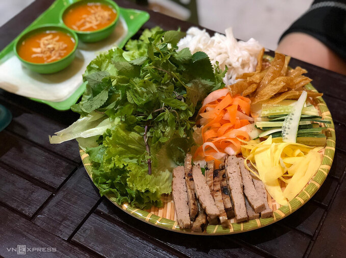 How meat roll different in three Vietnamese regions?