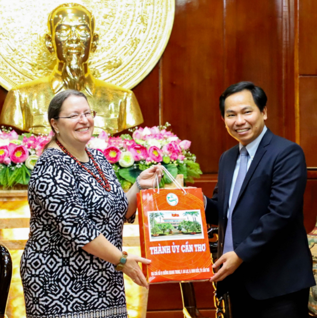 US Consul General in HCMC hopes to cooperate with Vietnam in human resource development