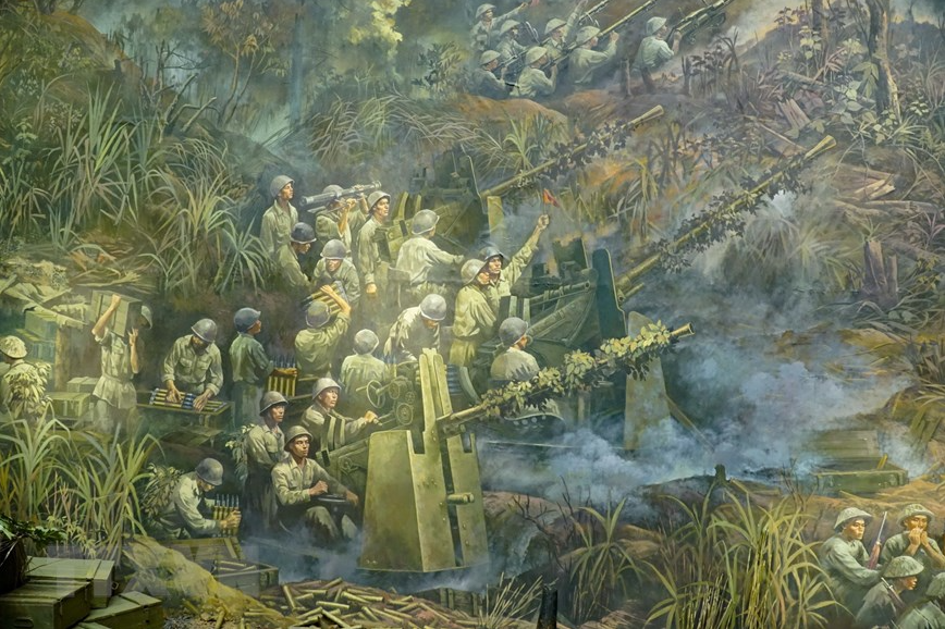 Close-up look at Dien Bien Phu Campaign panorama painting