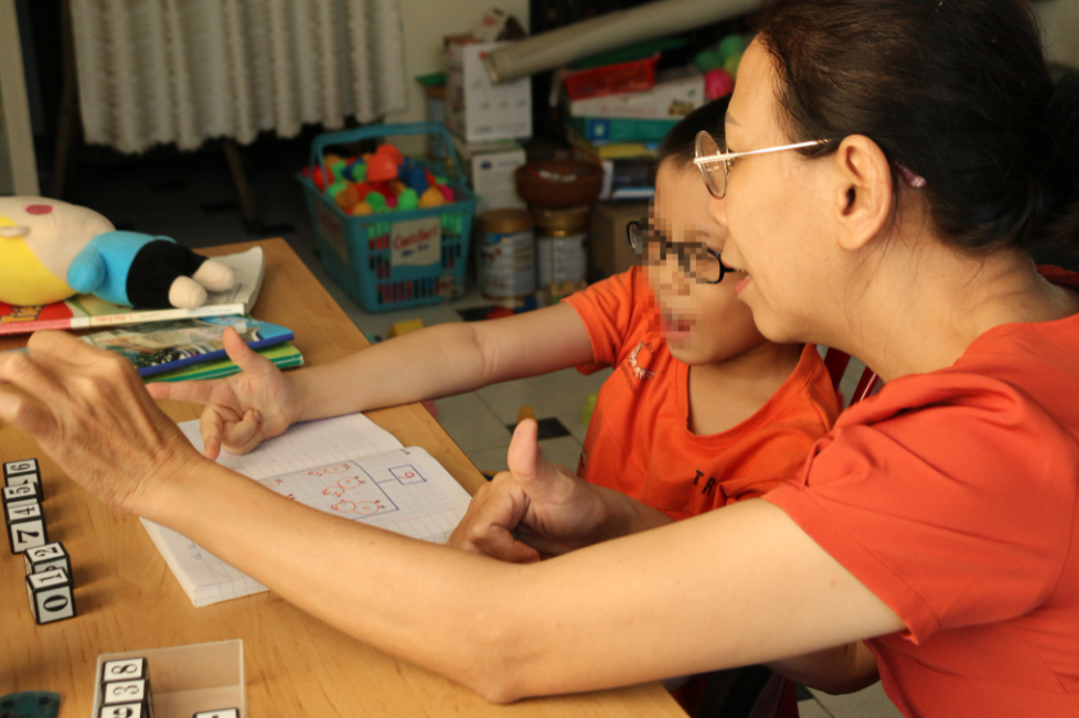 inspirational ho chi minh city teacher devotes 30 years to teaching children with disabilities