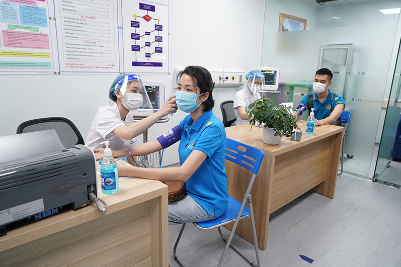 vietnam airlines staff and attendants to be vaccinated against covid 19