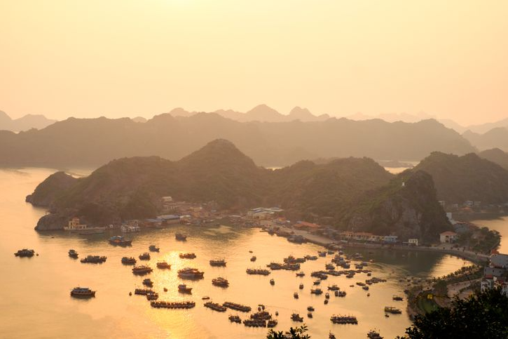 Ukrainian photographer 'fell in love' with Vietnam after traveling around Asia