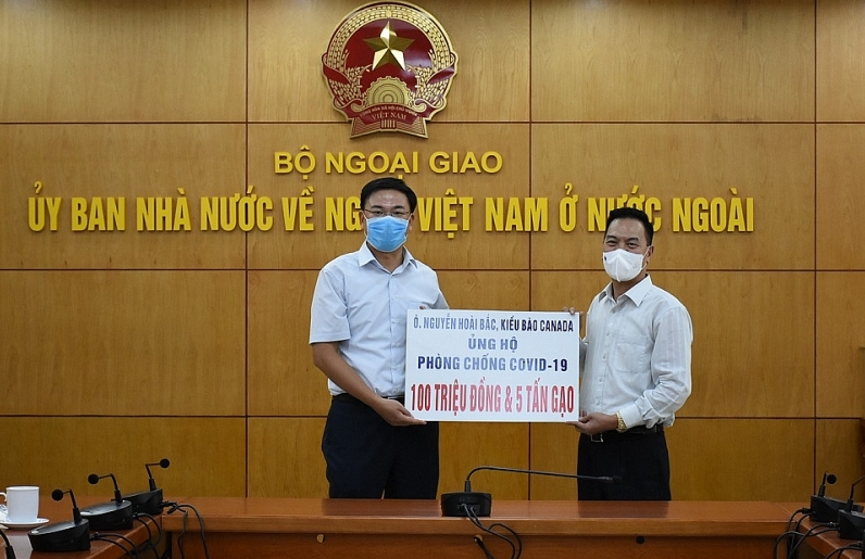Overseas Vietnamese businessmen support Covid-19 prevention and control