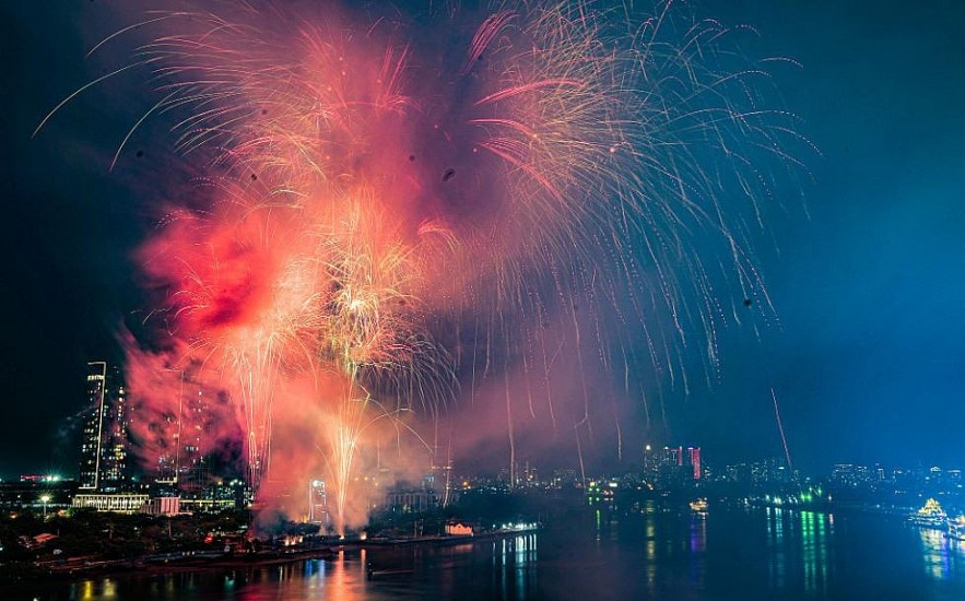 Fireworks Light up Ho Chi Minh City's Sky on April 30