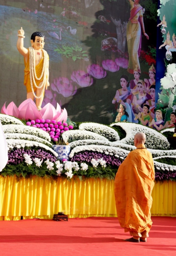 Vesak 2022: Pagodas Happy to Celebrate Buddha Festival After Two-year Hiatus