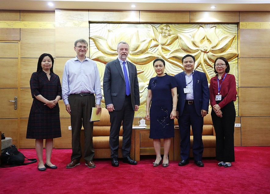 VUFO President Receives US Institute of Peace Representatives