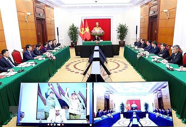 Vietnamese, Cuban Party Officials Hold Talks
