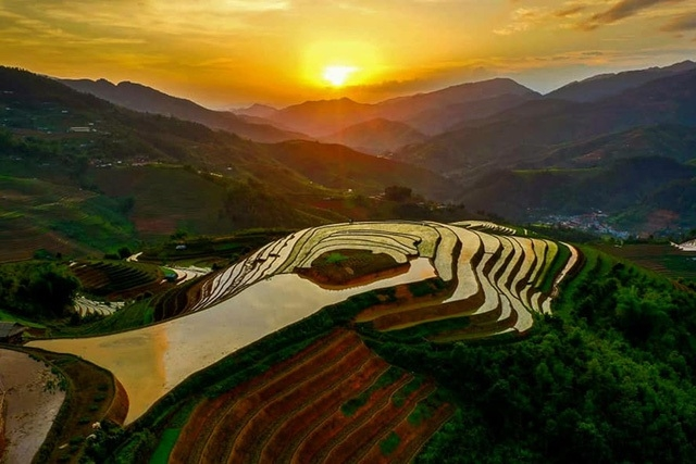 mu cang chai terraced fields in irrigation season not to miss tourism destinations