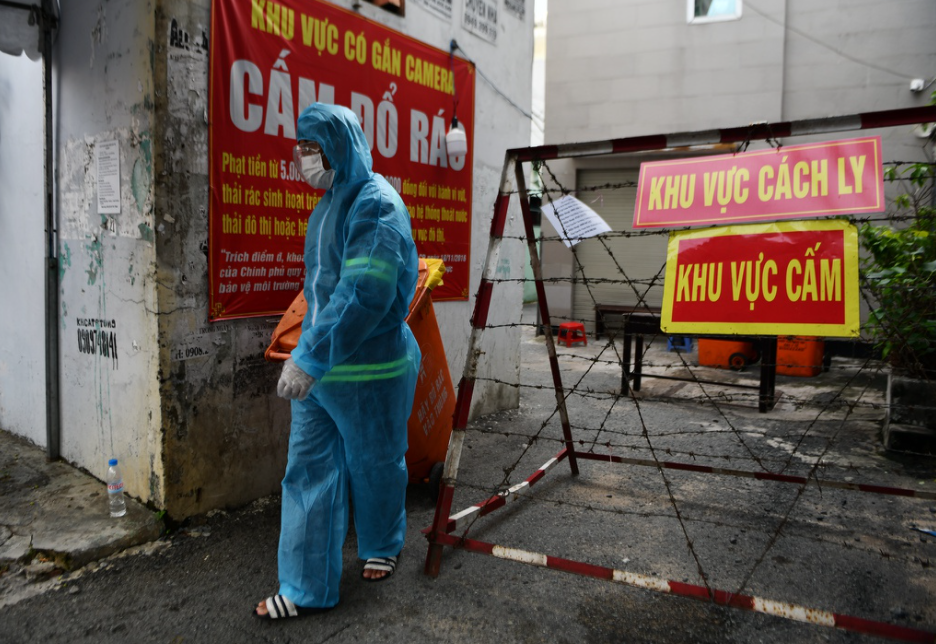 Vietnam Covid-19 Updates (July 8): 1,044 New Cases, HCMC Continues Social Distancing