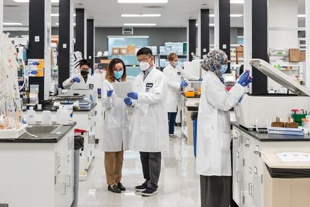 Vietnam Covid-19 Updates (August 3): Vingroup Receives mRNA Vaccine Production Technology