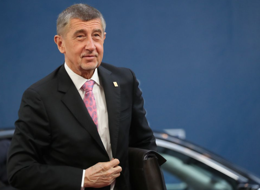 Vietnamese, Czech Prime Minister Consents to Cooperate in Covid Fight