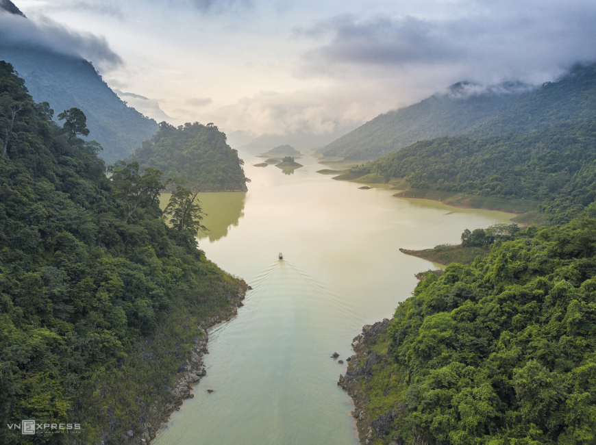 A miniature Halong Bay in mountainous province in Vietnam's Northeast 5825 capture