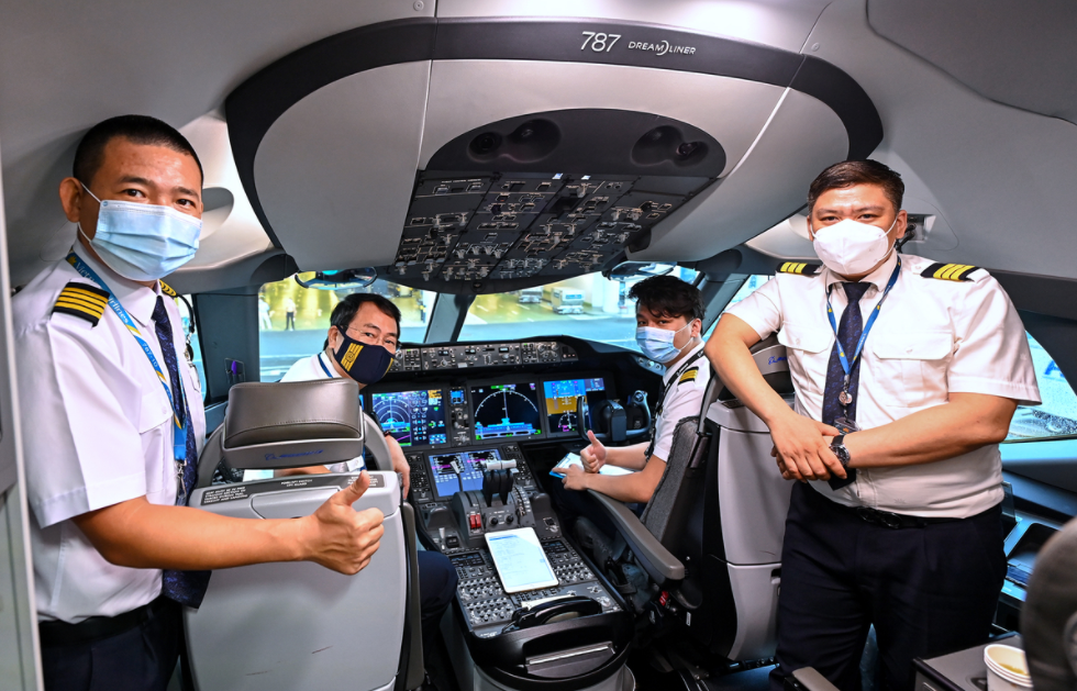 In Photo: Vietnam's first commercial international flight in COVID 19 context