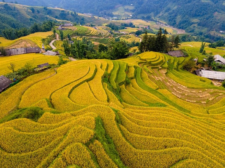 Early Autumn in Vietnamese Tourist Destinations