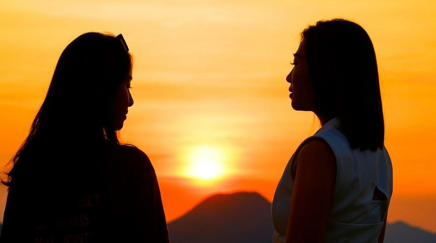 Experience the Sunlit Peaks of Beautiful Ha Long