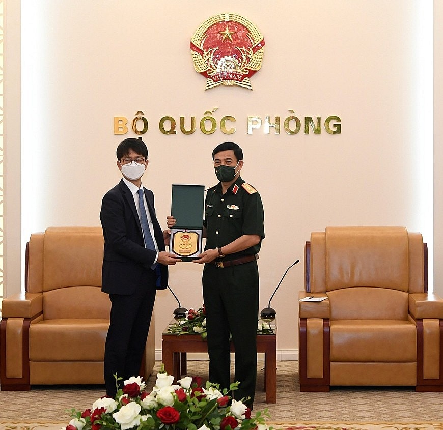 Vietnam, South Korea Discuss Ways to Boost Defense Cooperation