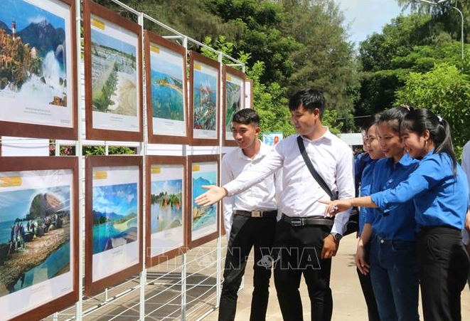 Map exhibition of Hoang Sa, Truong Sa held by MIC