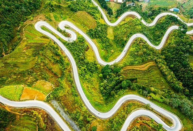 Dangerous Roads of Divine Ha Giang